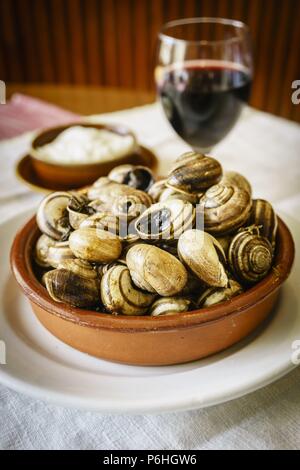 Caracoles a la mallorquina,celler de Randa,llucmajor, Mallorca, Islas Baleares, Espagne. Banque D'Images