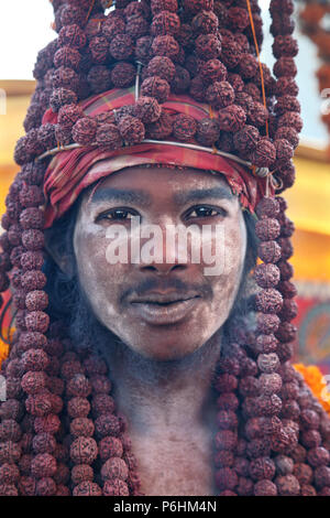 Portrait de saddhu Naga sadhu baba au cours de Maha Kumbh Mela 2013 à Mumbai , Inde Banque D'Images