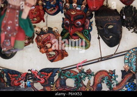 Les masques traditionnels japonais Banque D'Images