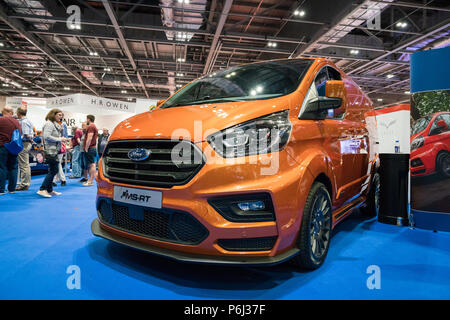 19 mai 2018 - Londres, Grande-Bretagne. Flexible, agile et doté de pouvoir. Nouveau modèle de Ford Transit MS-RT van à Londres Motor Show. Banque D'Images
