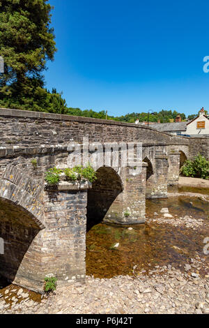 Angleterre Somerset Dulverton, 27 juin 2018 Vieux pont de pierre sur la rivière Barle Banque D'Images