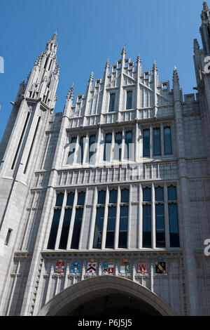 Royaume-uni, Ecosse, Aberdeen, autrefois connue sous le nom de ville de granit, la vieille ville historique de Aberdeen. Queen Street, Marischal College. Banque D'Images