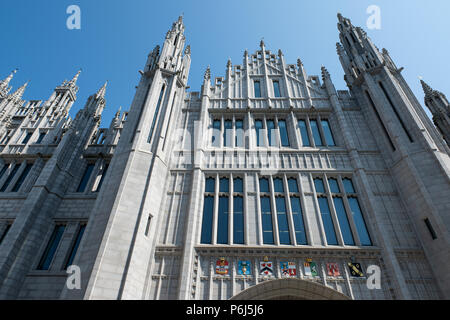 Royaume-uni, Ecosse, Aberdeen, autrefois connue sous le nom de ville de granit, la vieille ville historique de Aberdeen. Queen Street, Marischal College. Banque D'Images