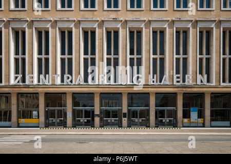 Berlin, Allemagne - juin 2018 : l'Aéroport International de Tempelhof (Flughafen Tempelhof), un ancien des aéroports de Berlin, Allemagne Banque D'Images