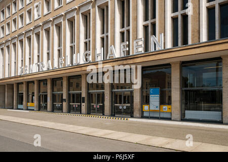 Berlin, Allemagne - juin 2018 : l'Aéroport International de Tempelhof (Flughafen Tempelhof), un ancien des aéroports de Berlin, Allemagne Banque D'Images