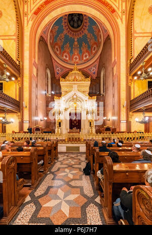 Intérieur de la Synagogue de la rue Dohany (Grande Synagogue), la plus grande synagogue d'Europe et le second dans le monde. Banque D'Images