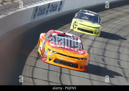 Joliet, Illinois, USA. 30 Juin, 2018. Kyle Larson (42) pour les batailles au cours de la position de l'Overton 300 à Chicagoland Speedway à Joliet, Illinois. Crédit : Justin R. Noe Asp Inc/ASP/ZUMA/Alamy Fil Live News Banque D'Images