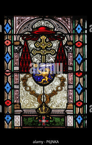 Armoiries du Cardinal Joseph Mihalovic, vitraux dans la cathédrale de Zagreb, dédiée à l'assomption de Marie Banque D'Images