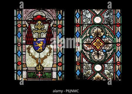 Armoiries du Cardinal Joseph Mihalovic, vitraux dans la cathédrale de Zagreb, dédiée à l'assomption de Marie Banque D'Images