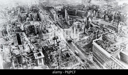 Une vue aérienne de Cannon Street à Londres en 1941, durant le blitz raids aériens de la Luftwaffe, au cours de la seconde guerre mondiale. Banque D'Images