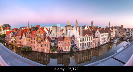 Quay Graslei le matin, la ville de Gand, Belgique Banque D'Images