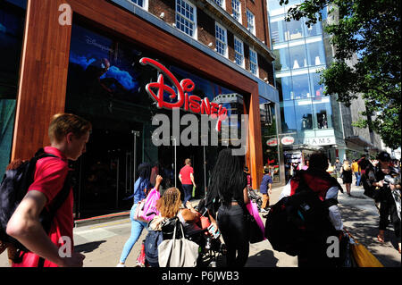 Disney store sur Oxford Street, London, England, UK Banque D'Images