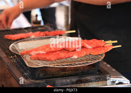 Au Crabe Brochettes de viande, de l'alimentation de rue, Japon Banque D'Images