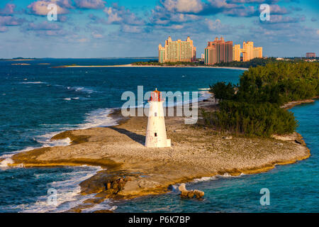 Phare sur Paradise Island, Bahamas, entrée du port de Nassau Banque D'Images