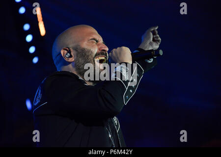 Rome, Italie. Jun 30, 2018. Giuliano Sangiorgi de Negramaro effectue live au Stadio Olimpico à Rome, Italie. Credit : Mariano Montella/Pacific Press/Alamy Live News Banque D'Images