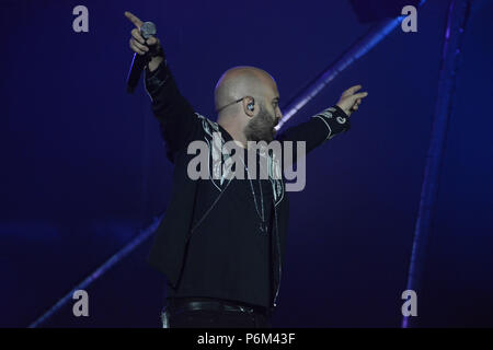 Rome, Italie. Jun 30, 2018. Giuliano Sangiorgi de Negramaro effectue live au Stadio Olimpico à Rome, Italie. Credit : Mariano Montella/Pacific Press/Alamy Live News Banque D'Images