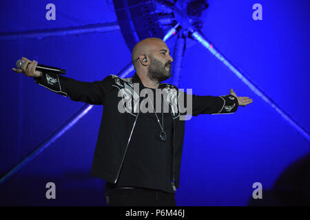 Rome, Italie. Jun 30, 2018. Giuliano Sangiorgi de Negramaro effectue live au Stadio Olimpico à Rome, Italie. Credit : Mariano Montella/Pacific Press/Alamy Live News Banque D'Images