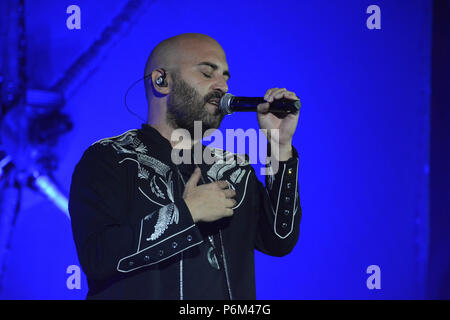 Rome, Italie. Jun 30, 2018. Giuliano Sangiorgi de Negramaro effectue live au Stadio Olimpico à Rome, Italie. Credit : Mariano Montella/Pacific Press/Alamy Live News Banque D'Images