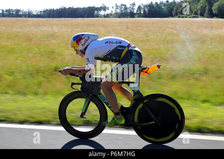 Greding, Allemagne. 1er juillet 2018. Triathlète allemand Sebastian Kienle en action pendant la partie vélo du Triathlon DATEV Challenge Roth 2018. A la 17e occasion de l'événement, les participants ont à 3.8km de natation, 180km vélo et courir 42km. Crédit : Daniel Karmann/dpa/Alamy Live News Banque D'Images