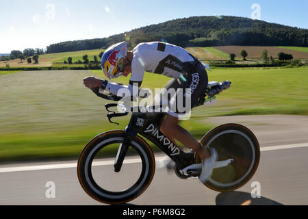 Greding, Allemagne. 1er juillet 2018. Jesse Thomas, triathlète de l'USA, photographié lors de la course cycliste par étapes de la DATEV Challenge Roth. Crédit : Daniel Karmann/dpa/Alamy Live News Banque D'Images