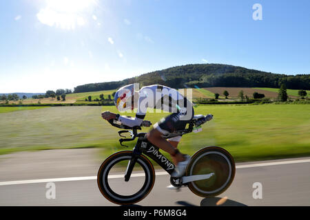 Greding, Allemagne. 1er juillet 2018. Jesse Thomas, triathlète de l'USA, photographié lors de la course cycliste par étapes de la DATEV Challenge Roth. Crédit : Daniel Karmann/dpa/Alamy Live News Banque D'Images