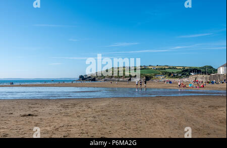 Grand Haven, Pays de Galles, Royaume-Uni. 30 juin 2018. Les gens apprécient la dernière de la vague de juin sur la plage de Grand Haven et Littlehaven en Galles du Sud. Thomas crédit Faull / Alamy Live News Banque D'Images