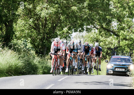 Northumberland, Royaume-Uni. 1er juillet 2018. Riders Chase le groupe de tête dans la course élite hommes : Crédit Crédit : Dan Dan Cooke Cooke/Alamy Live News Banque D'Images