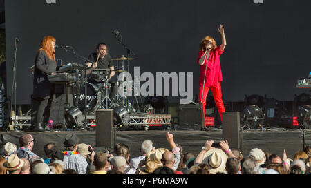 Glasgow, Ecosse, Royaume-Uni. 1er juillet 2018. Goldfrapp avec Alison Goldfrapp en concert au Festival Fiesta x fois, Crédit : Stuart Westwood/Alamy Live News Banque D'Images