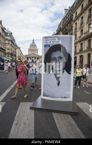 Paris, Ile de France, France. 1er juillet 2018. Portrait de la défunte est vu affiché dans la rue.La cérémonie d'inhumation de l'ancien homme politique français, et survivant de l'Holocauste, Simone Veil et son mari Antoine Veil au Panthéon à Paris. L'ancien ministre de la santé, Simone Veil, qui est décédé le 30 juin 2017, devient président du Parlement européen et l'un des plus vénérés par les hommes politiques prônant la loi de 1975 légalisant l'avortement en France. Credit : Thierry Le Fouille/SOPA Images/ZUMA/Alamy Fil Live News Banque D'Images