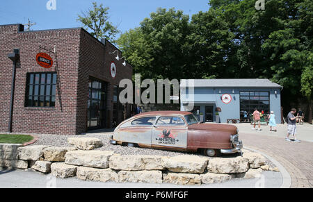 Le Claire, Iowa, États-Unis. 30 Juin, 2018. Mike Wolfe's Antique Archéologie boutiques dans le Claire, de l'Iowa Samedi 30 Juin, 2018. Crédit : Kevin E. Schmidt/ZUMA/Alamy Fil Live News Banque D'Images