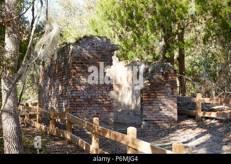 Ruines de la cabane d'huile pour le gyrophare de Fort Clinch State Park, Floride Banque D'Images