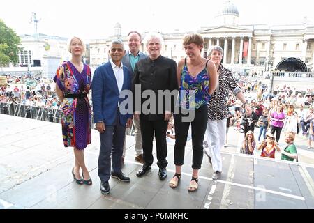 Sir Simon Rattle et grands de Londres à la concert Trafalgar Square le dimanche 1 juillet 2018 Banque D'Images