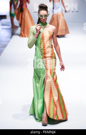 Londres, Royaume-Uni, août 2014, la maison de mode TIR a présenté sa nouvelle collection lors de la Fashion Week de Londres 2014 L'Afrique. Mariusz Goslicki/Alamy Banque D'Images