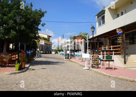 Tavernes de Plaka, Crète, Grèce, Europe Banque D'Images