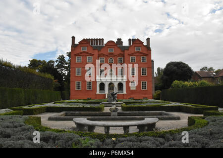 Vue arrière de la Dutch House and gardens, le principal survivant de Kew Palace à Kew Gardens. L'occupation a duré de 1728 Royal jusqu'en 1818. Banque D'Images