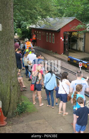 L'exécution publique mensuelle à Delapre, Northampton est une sortie pour les amateurs de trains à vapeur, les adultes et les jeunes ; 50p un trajet Banque D'Images