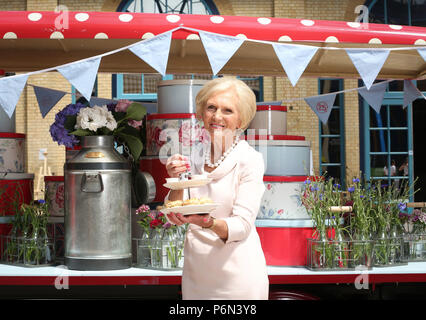 Marie Berry au plus grand Cath Kidston Cream Tea Party à l'Alexandra Palace, Londres pour célébrer leur 25e anniversaire. Banque D'Images