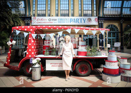 Marie Berry au plus grand Cath Kidston Cream Tea Party à l'Alexandra Palace, Londres pour célébrer leur 25e anniversaire. Banque D'Images