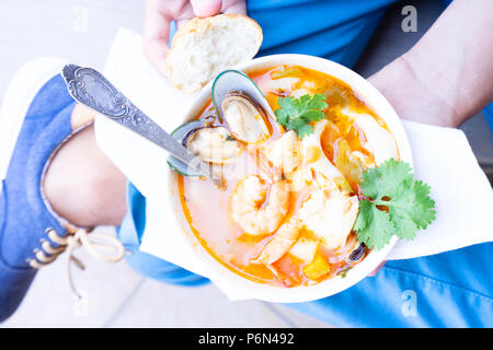 Soupe de fruits de mer français la Bouillabaisse Banque D'Images