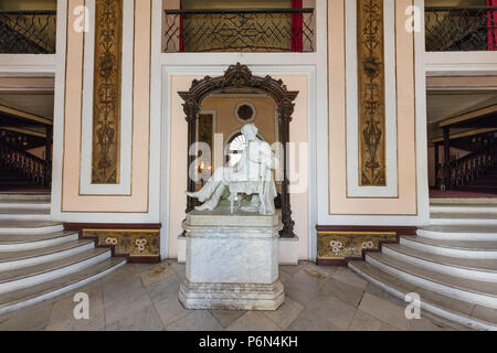 Vue de l'intérieur du Teatro Tomas Terry Terry TomaÌs, théâtre, ouvert en 1890 dans la ville de Cienfuegos, Cuba. Banque D'Images