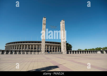 BERLIN, ALLEMAGNE, LE 8 MAI 2018 : l'Olympiastadion de Berlin, l'entrée Banque D'Images