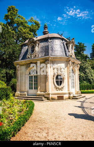 Parc de Bagatelle a été voté l'un des 10 plus beaux jardins au monde. Il est situé dans le Bois de Boulogne à Paris, France Banque D'Images