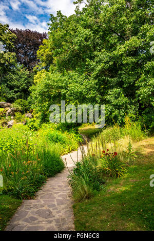 Parc de Bagatelle a été voté l'un des 10 plus beaux jardins au monde. Il est situé dans le Bois de Boulogne à Paris, France Banque D'Images