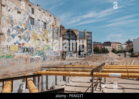 Berlin, Allemagne - juin 2018 : Construction site au Kunsthaus Tacheles, un ancien centre d'art à Berlin, Allemagne Banque D'Images