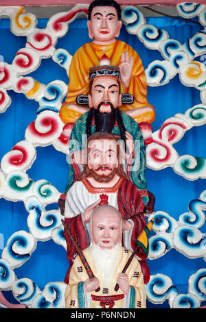 Temple Cao Dai. Lao Tseu, Jésus, Bouddha et Confucius. Cai be. Le Vietnam. Banque D'Images