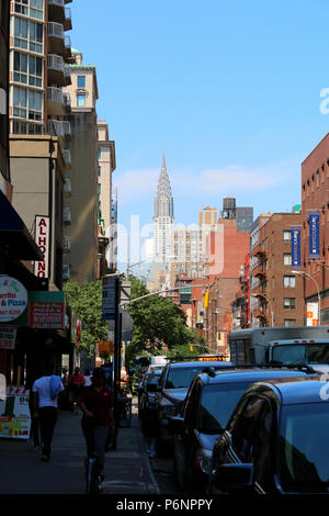 NEW YORK, NY - 22 juin : Afficher le nord de Lexington Avenue avec Chrysler Building à la distance, de Gramercy, Manhattan le 22 juin 2017 à New York, USA. ( Banque D'Images