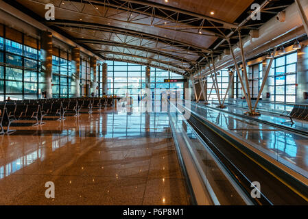 Madrid, Espagne - 20 juin 2018 : l'intérieur de portes d'embarquement de l'aéroport de Barajas en salon - Adolfo Suarez Airport Banque D'Images