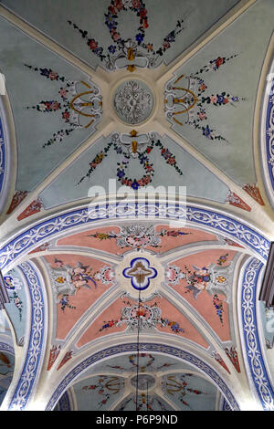 Saint Pierre et Saint Paul church. Le plafond. Passy. La France. Banque D'Images