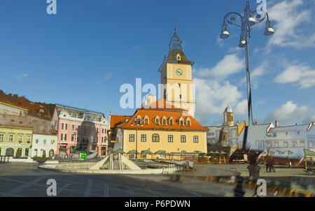 Art-photo filtré de Brasov Mairie, sur la place du conseil principal dans la région ensoleillée journée d'automne, Roumanie Banque D'Images