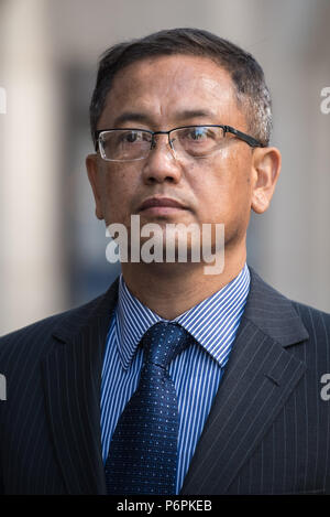 L'Old Bailey, London, UK. 6 juin, 2016. Une Népalaise le colonel accusé de deux chefs de la torture arrive à l'Old Bailey à Londres. Le Colonel Kumar La Banque D'Images